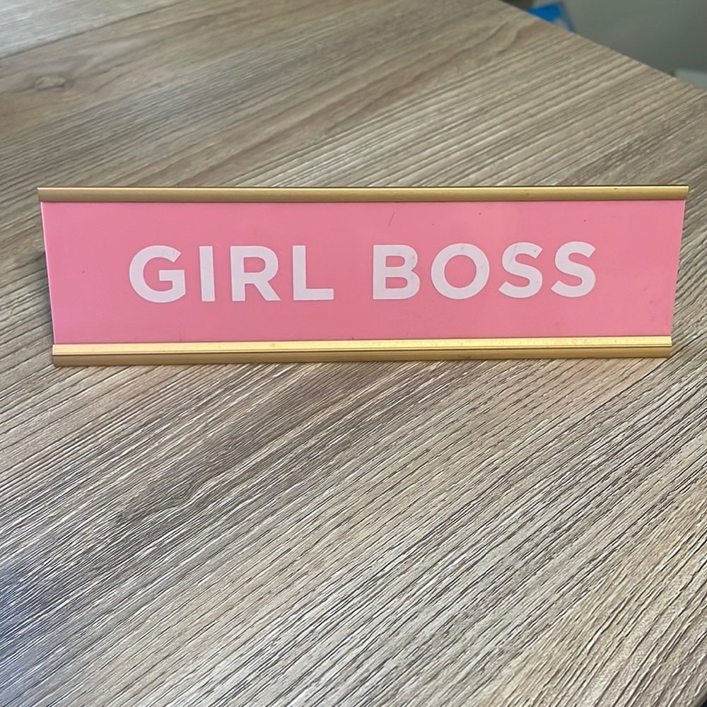 GIRL‎ BOSS DESK PLAQUE